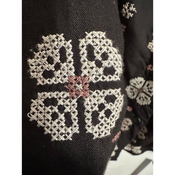 Torrid 4X Boho Black Embroidered Peasant Blouse | Rayon Linen Blend Festival - Picture 8 of 13